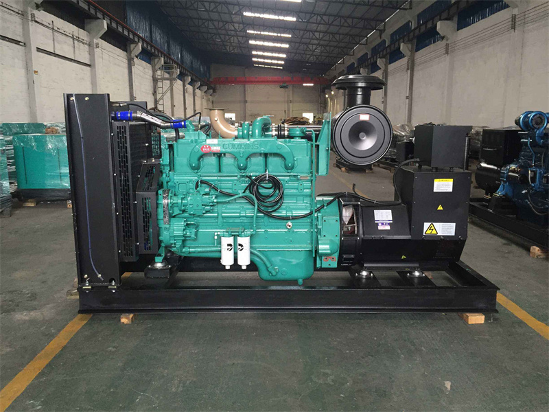 息县如何判断一个电压表是否具有自动量程切换功能？