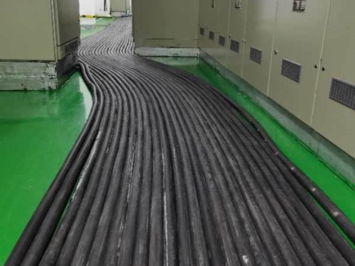 息县如何根据理论计算公式计算温度对特定电压测量结果的影响？